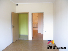 Obiekt 1000 m2 z najemcą na działce 30 arów,
